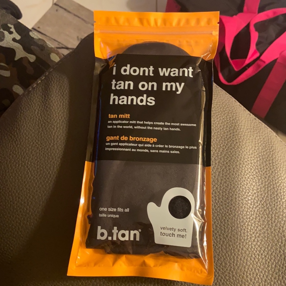 b.tan Black tan mitt an applicator mitt that helps create the most awesome tan